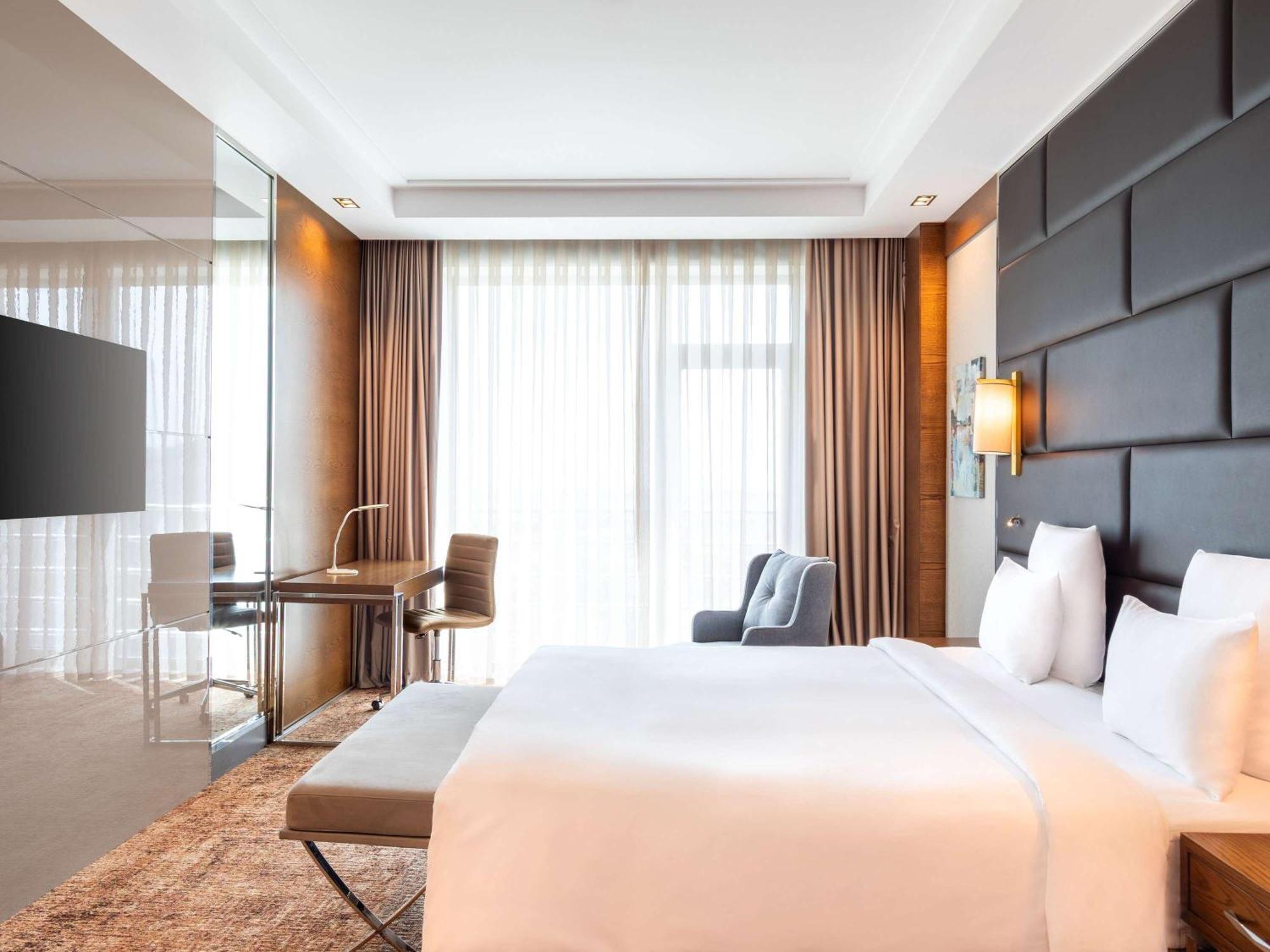 Movenpick Winter Park Baku Hotel Exterior photo